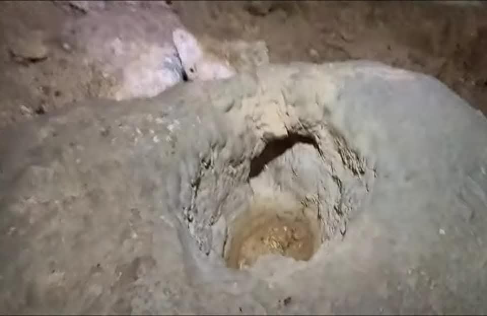 Hacet Kayası ve Hacet Mağarası