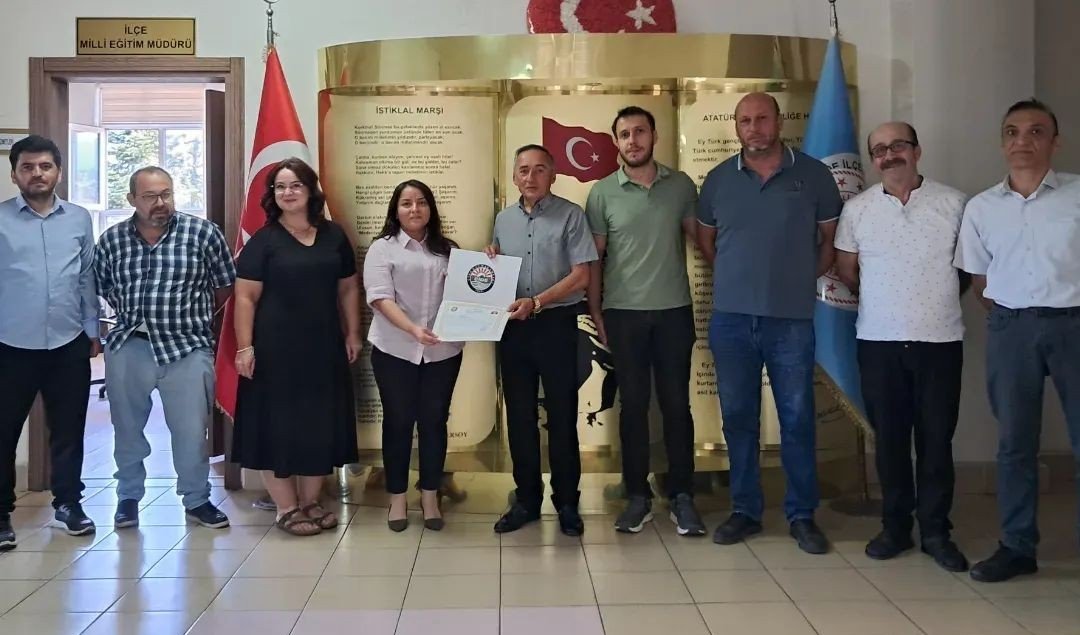 Cide'de Görev Süresini Tamamlayan Şube Müdürüne Başarı Belgesi
